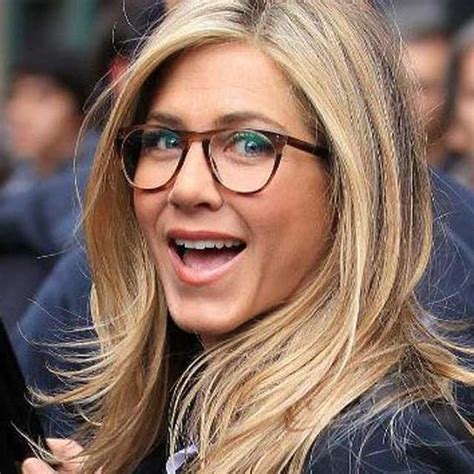 jennifer aniston glasses 2022.